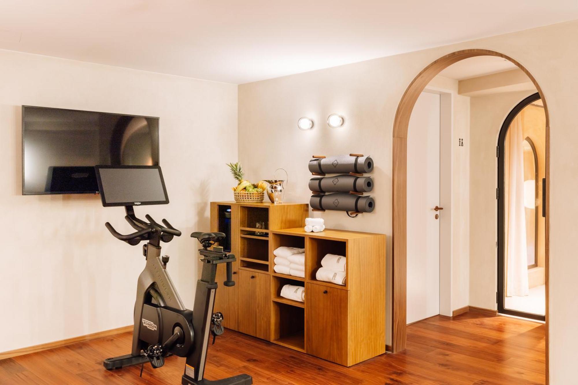 The Rebello Hotel & Spa - Small Luxury Hotels Of The World Vila Nova de Gaia Luaran gambar The gym at the Hotel