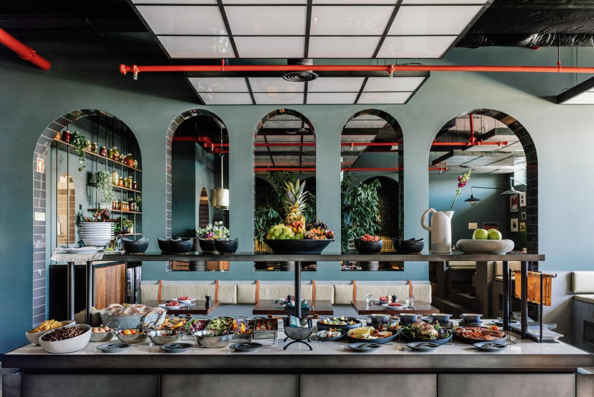 The Rebello Hotel & Spa - Small Luxury Hotels Of The World Vila Nova de Gaia Luaran gambar The kitchen at the restaurant